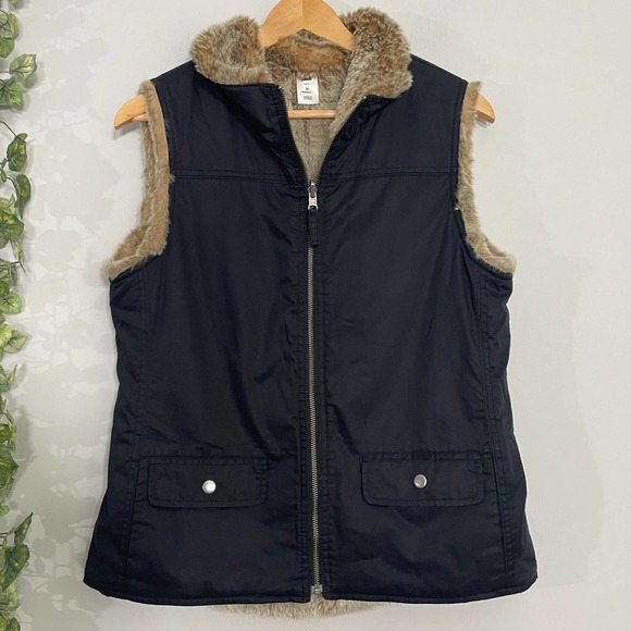 GAP Jackets & Blazers - GAP | REVERSIBLE VEST SIZE M BLACK FUR TAN